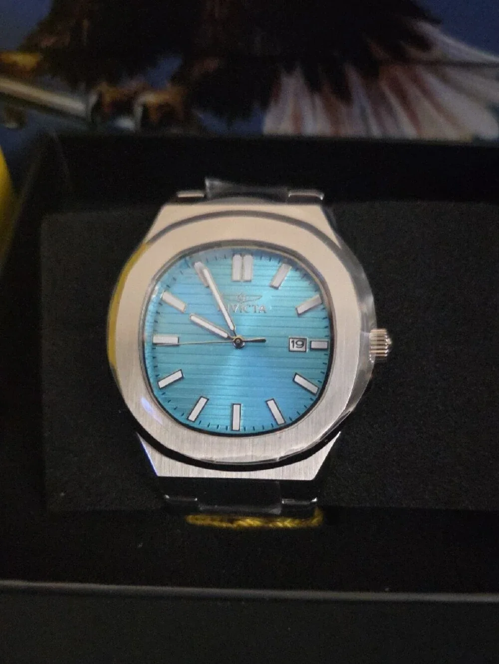 Invicta Speedway Quartz 3 Model 48322. Silver Watch with Turquoise Dial